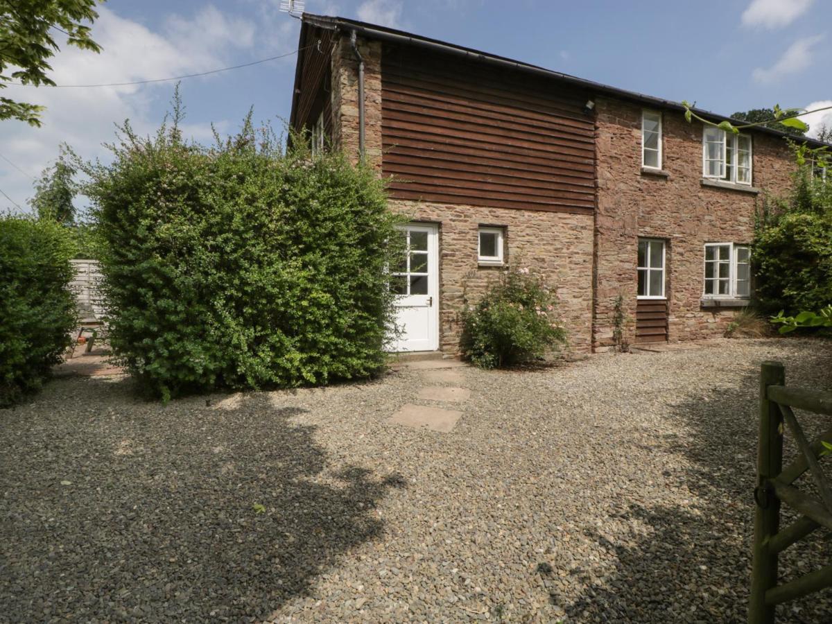 Wheelbarrow Cottage Stoke Prior  Exterior photo